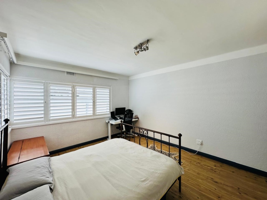 3 Bedroom Property for Sale in Sea Point Western Cape